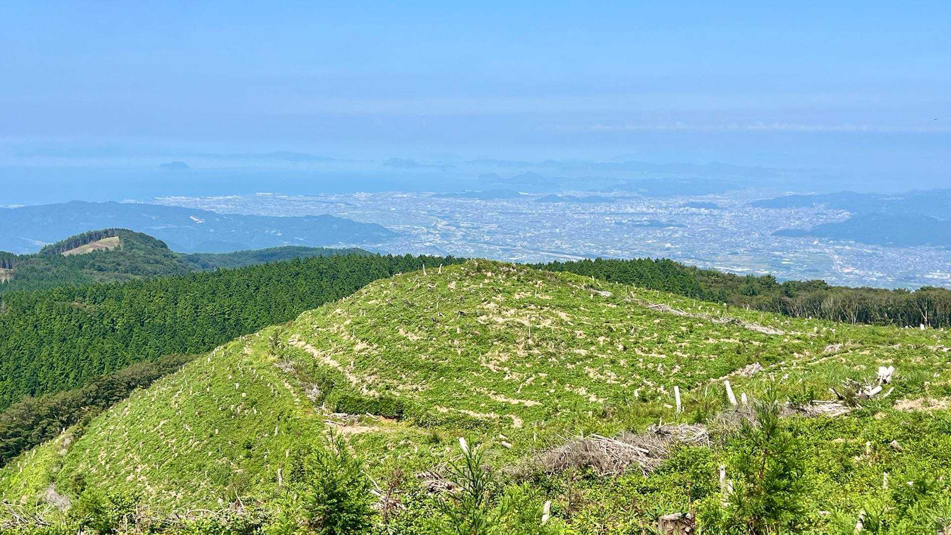 市内が見え、瀬戸内海も美しい