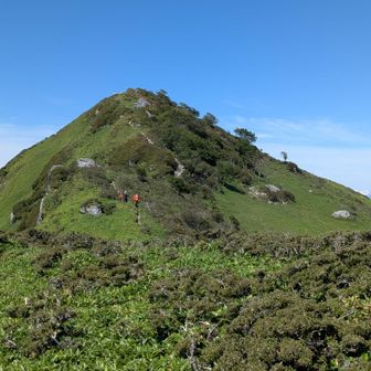 三嶺に向かいます