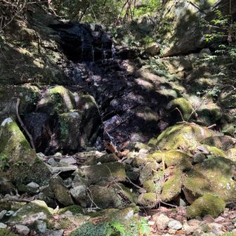 じゃあ…絶食の滝？　滝と呼べるのか（笑）