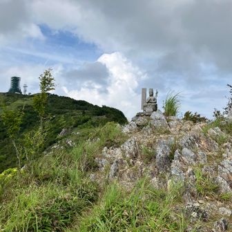 天狗の鼻と梶ケ森山頂
