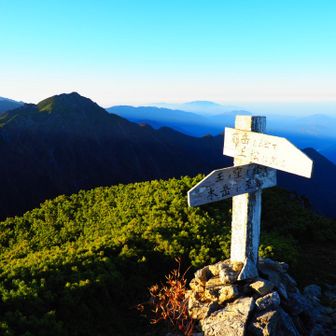 南方向　奥は恵那山か？
