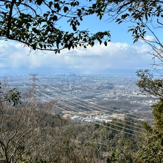 途中にあった展望所。名駅の奥は雪かな？❄️