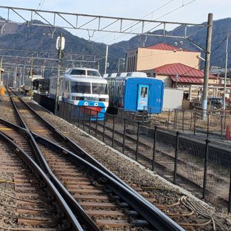 特急が止まってました💕