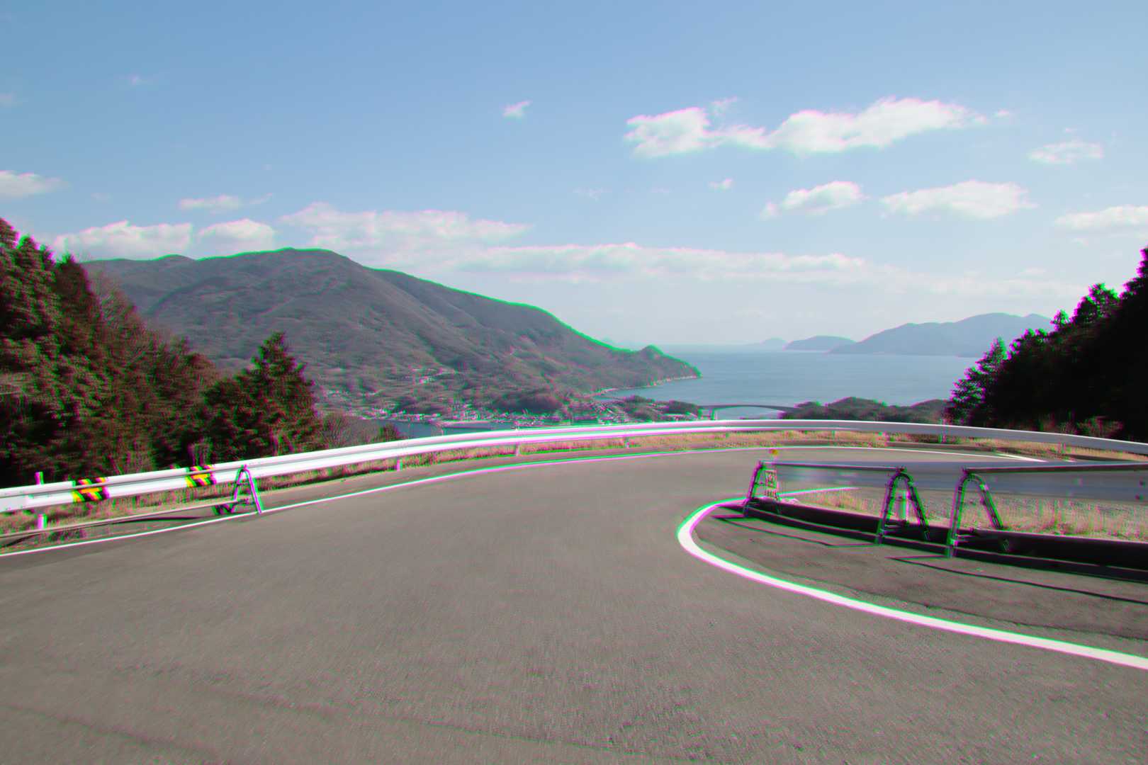 まだ綺麗な道路です