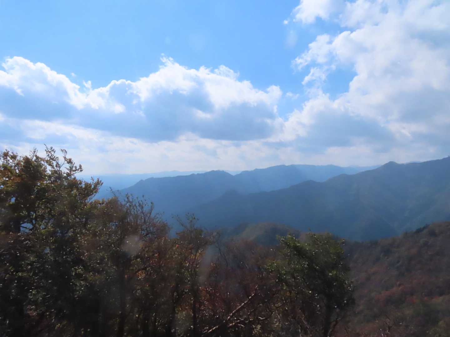 山頂でお昼休憩して
せっかくなので周回して帰ろう💨と