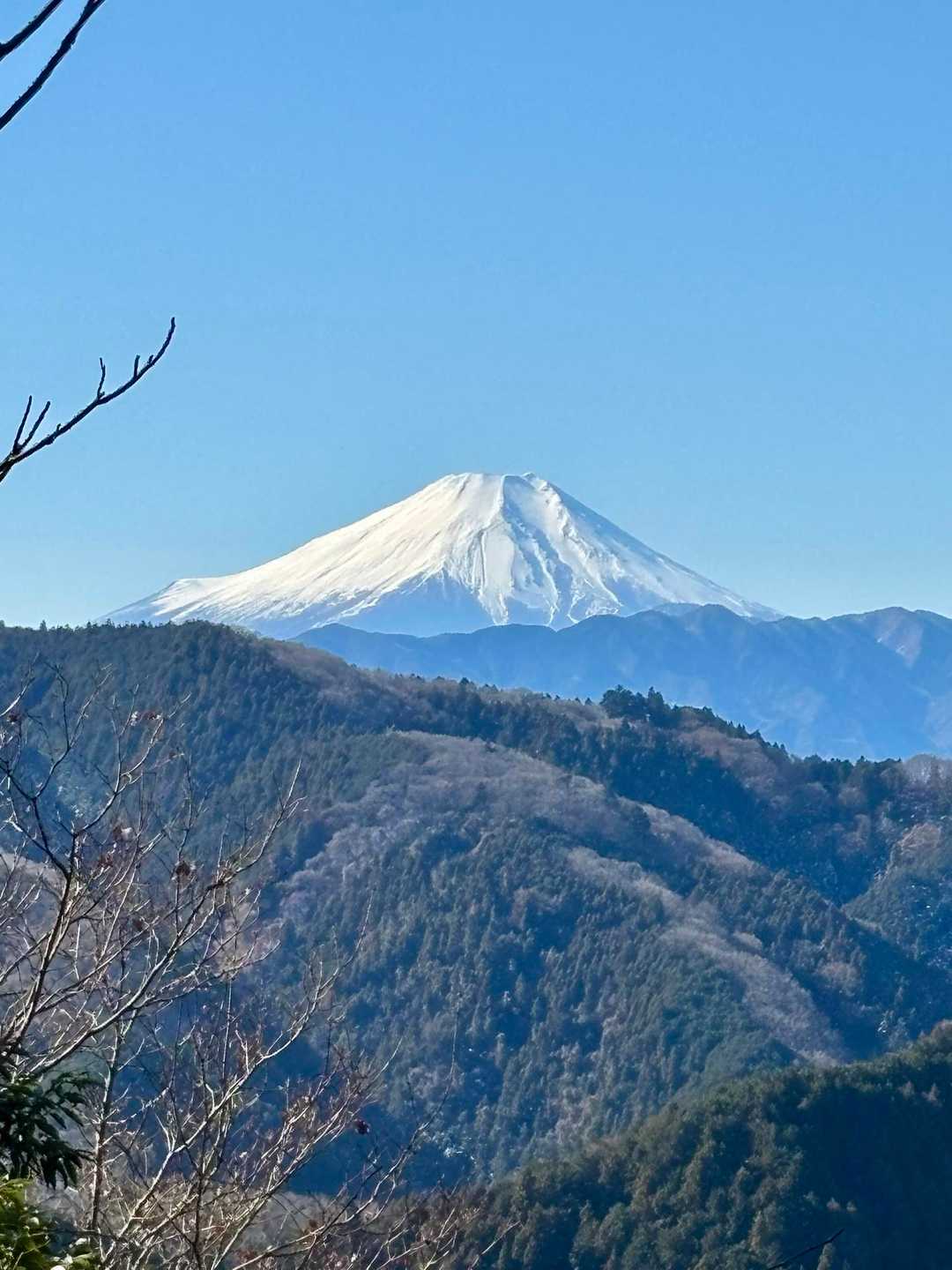 雪被った富士山⛰️は素敵です。