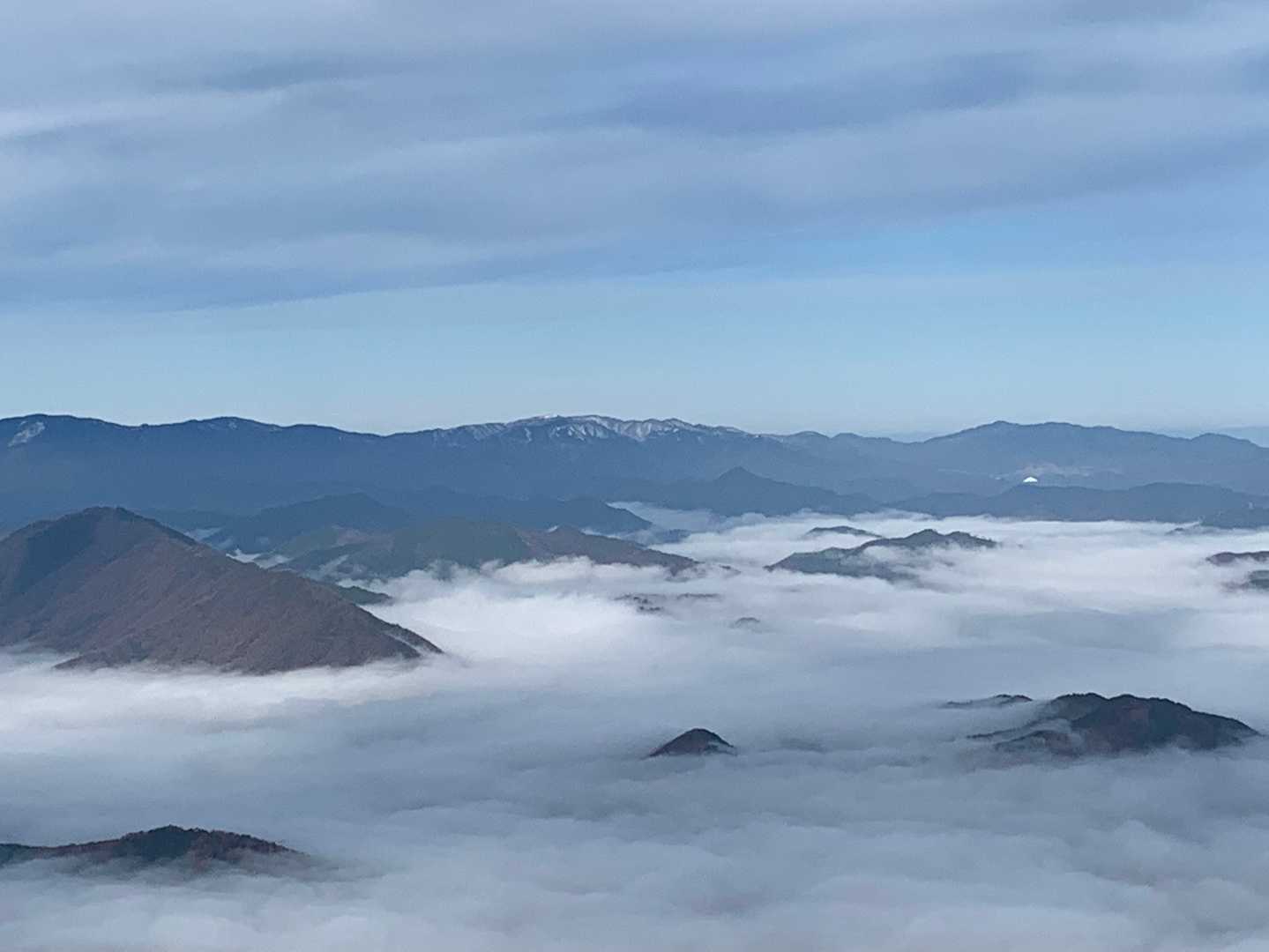 雲海の向こうに蘇武岳！凛々しい！