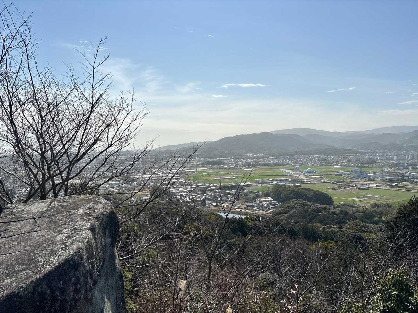 童男丱女岩から