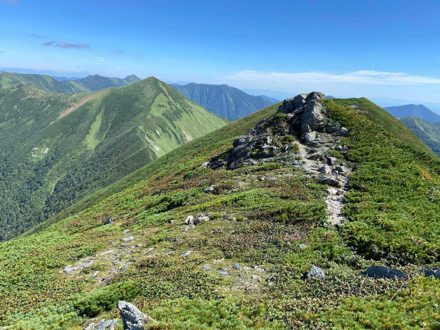 ヌカビラ岳-北戸蔦別岳-戸蔦別岳-幌尻岳 往復コースの写真