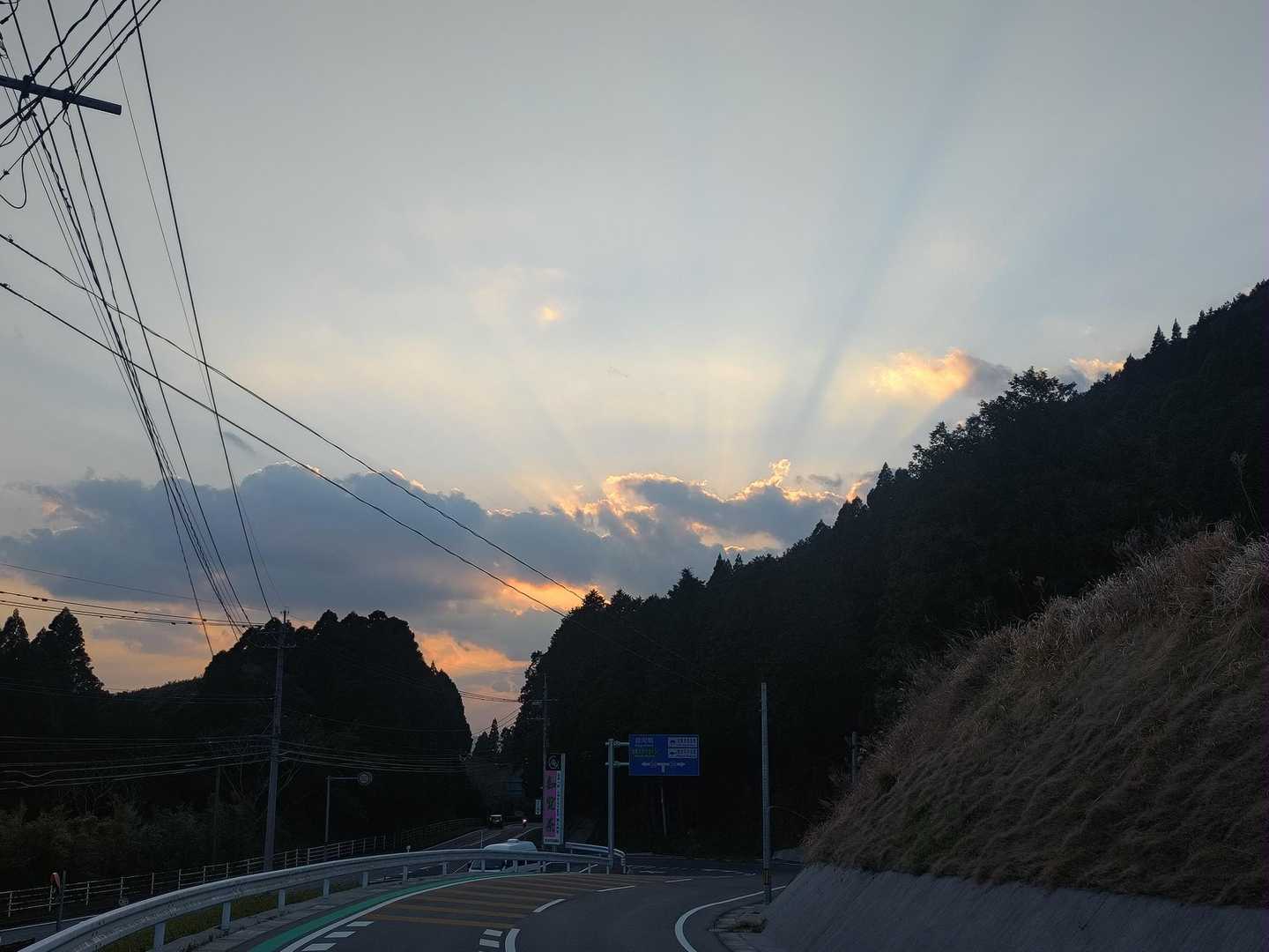 6時で陽が落ちました。
春も近い🌸