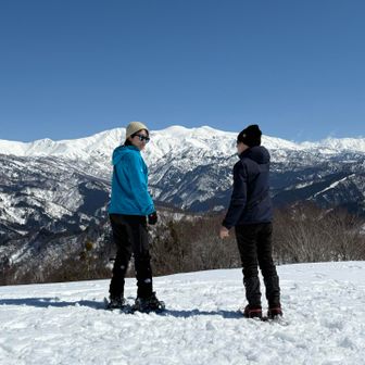 取立山 西山へ戻り
白山バックにどうポーズとろう？って話してるところ(笑)