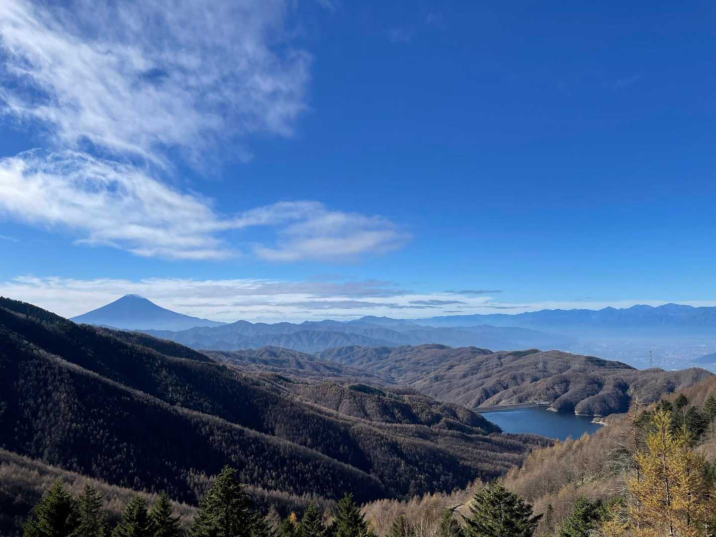 小屋平バス停-石丸峠-天狗棚山-小金沢山-牛奥ノ雁ヶ腹摺山 縦走コースの写真