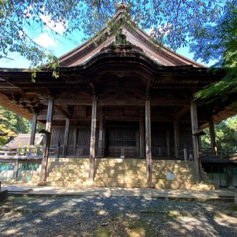 開山堂。この辺りが山頂