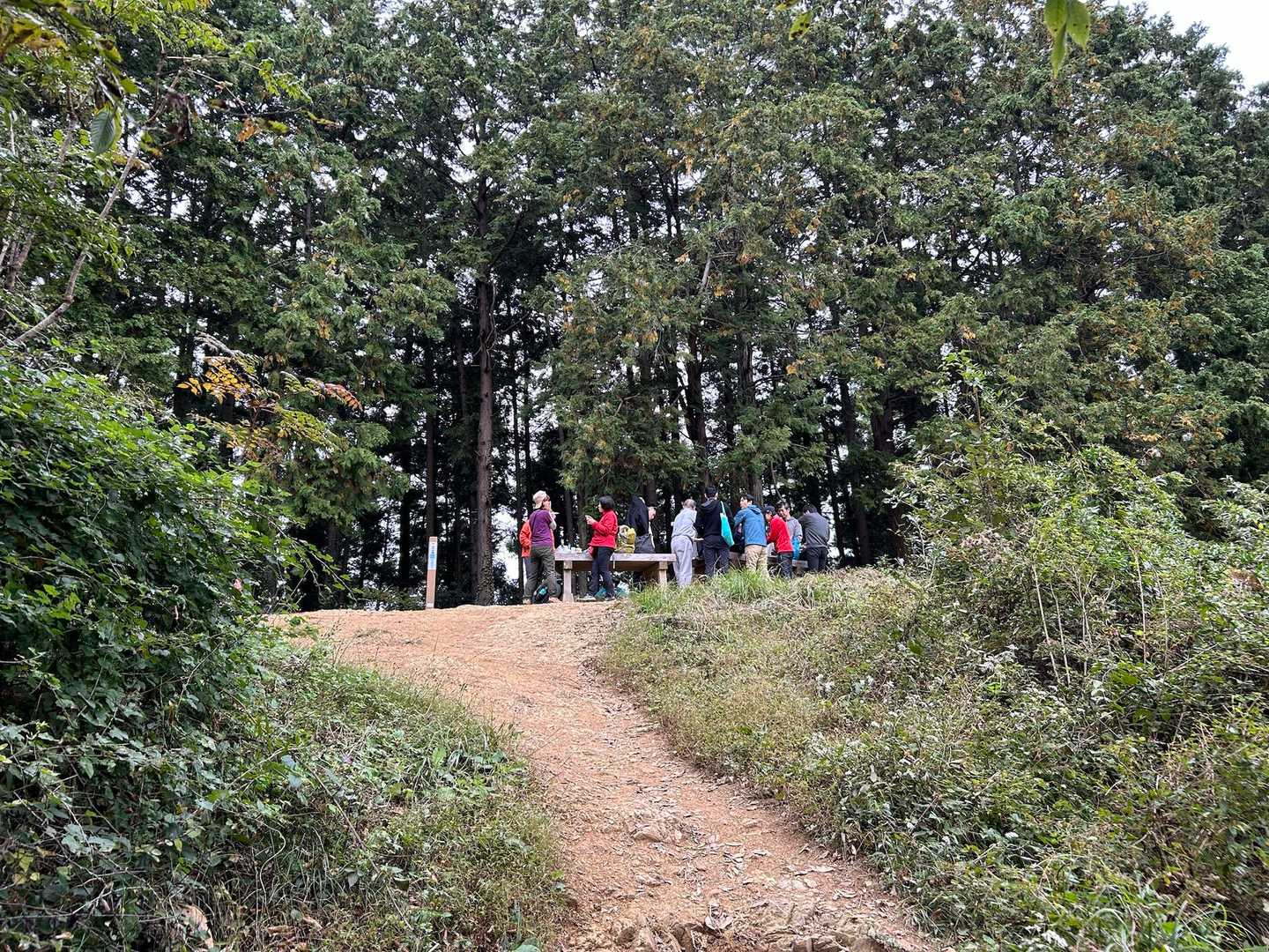ここも賑わってる、今日は人出が多い