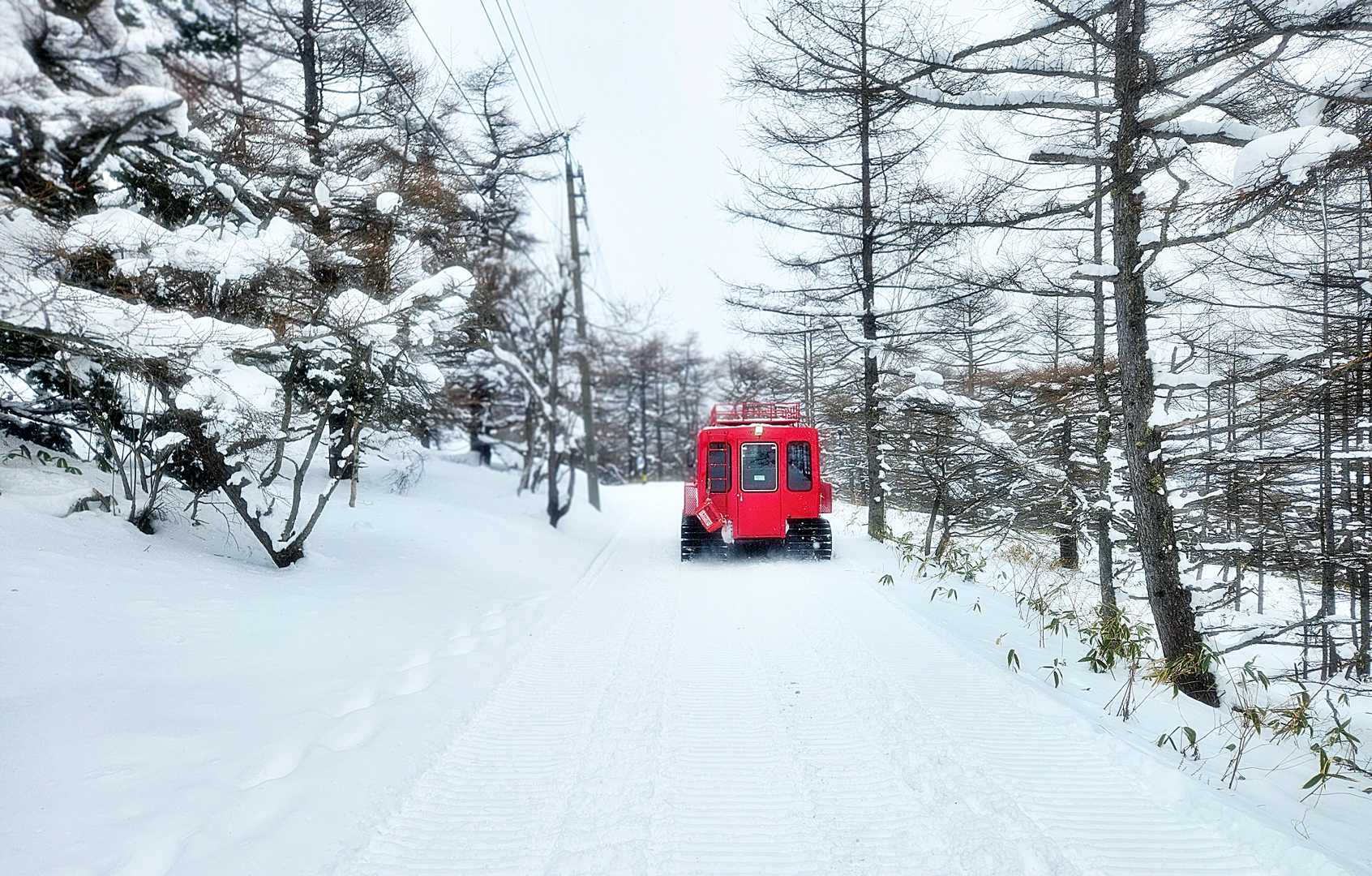 雪上車で無事に救護されました👍
・・なんてね😅🤣
アハッ(笑) 
そして下山👍
