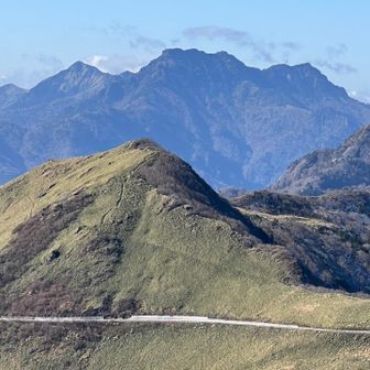 石鎚山と
誰もいない、🚙もいないユーホーライン。
