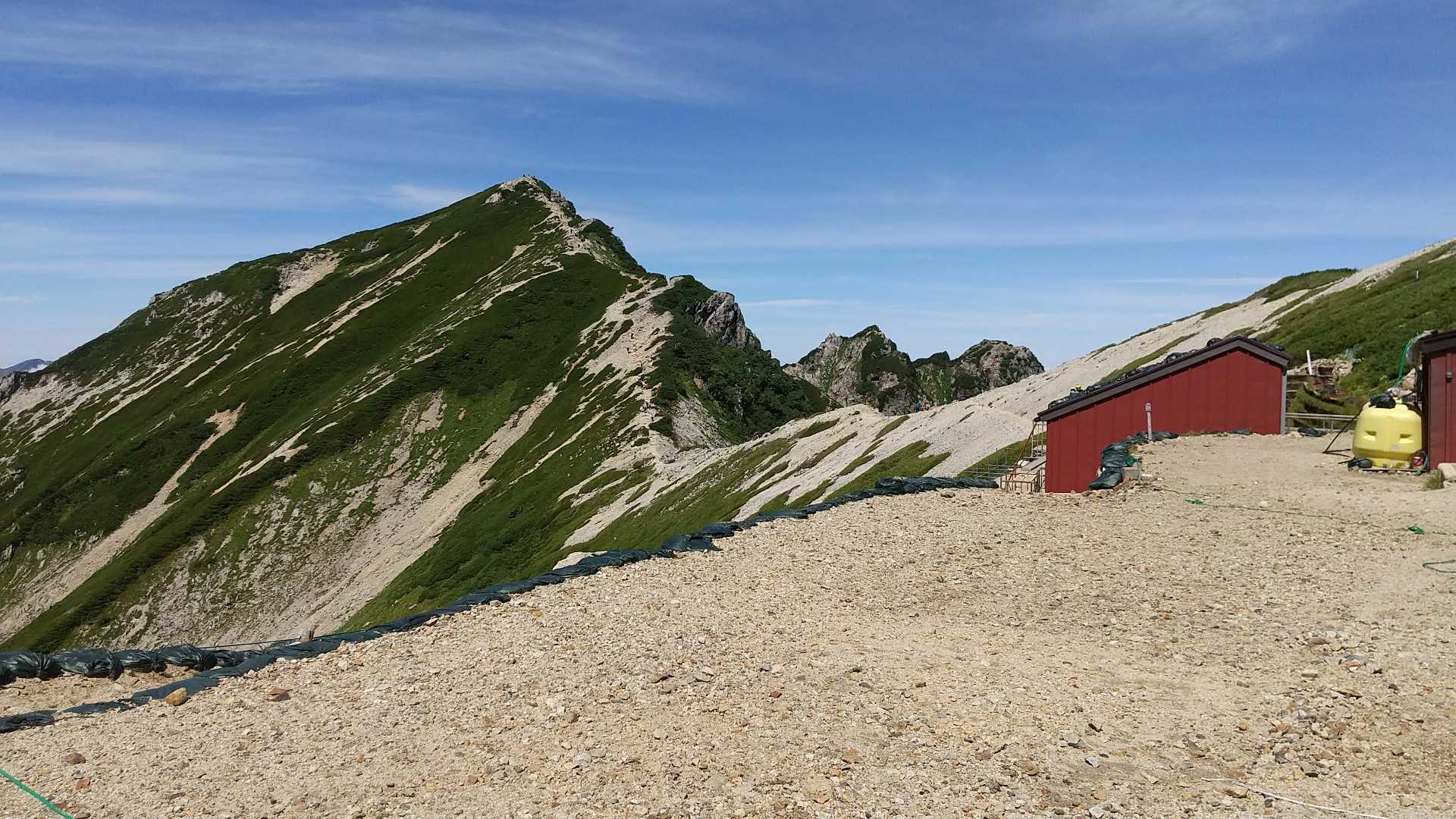 山荘からの唐松岳⛰️