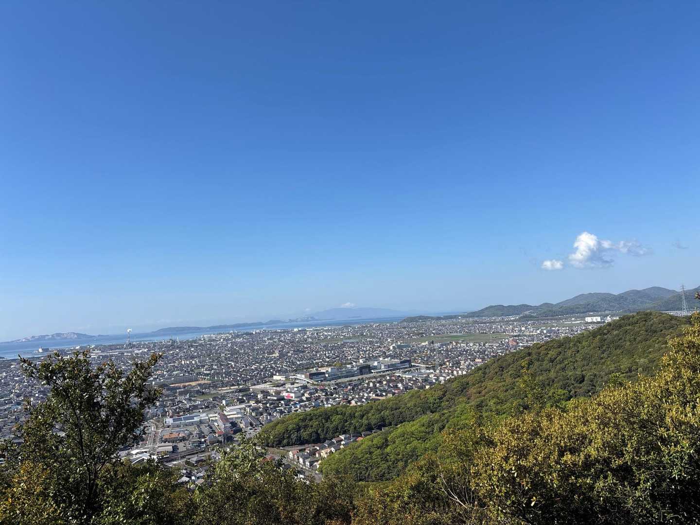 遠くに小豆島が見えるそう