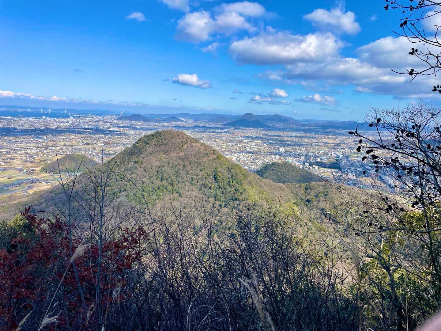 四座目の筆ノ山が見えます　　　讃岐平野がほんと綺麗✨