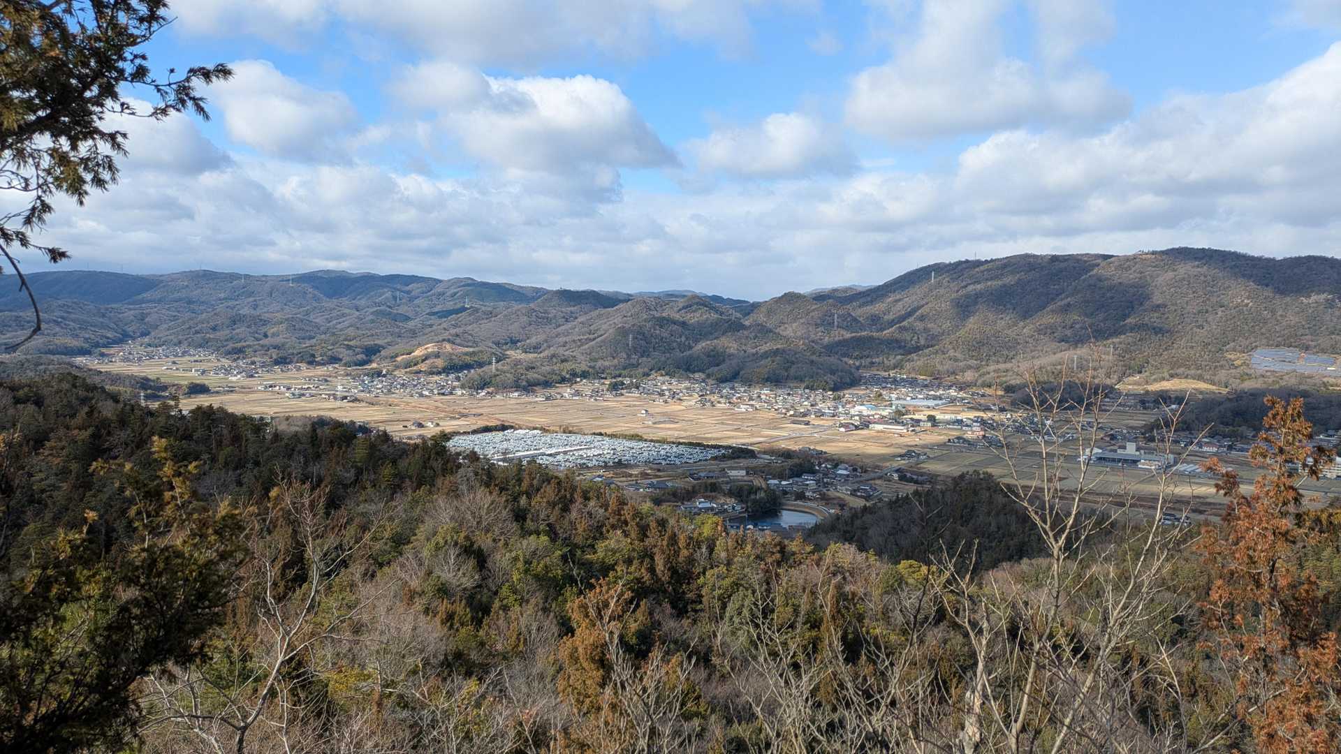 目の前にスズキ納整センターが見えます。