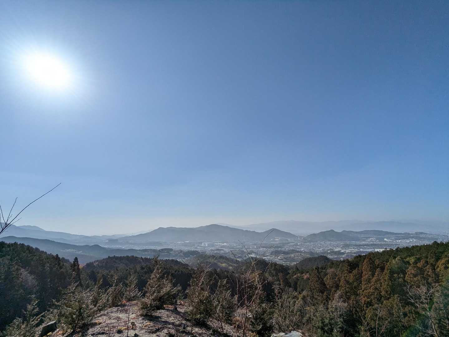 ここもいい眺望👍
四王寺山方面ですね。