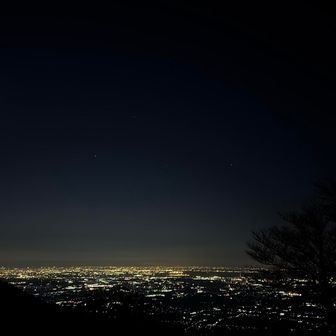 四日市方向の街明かり
ここは街明かりで真っ暗になるという感じではなかった