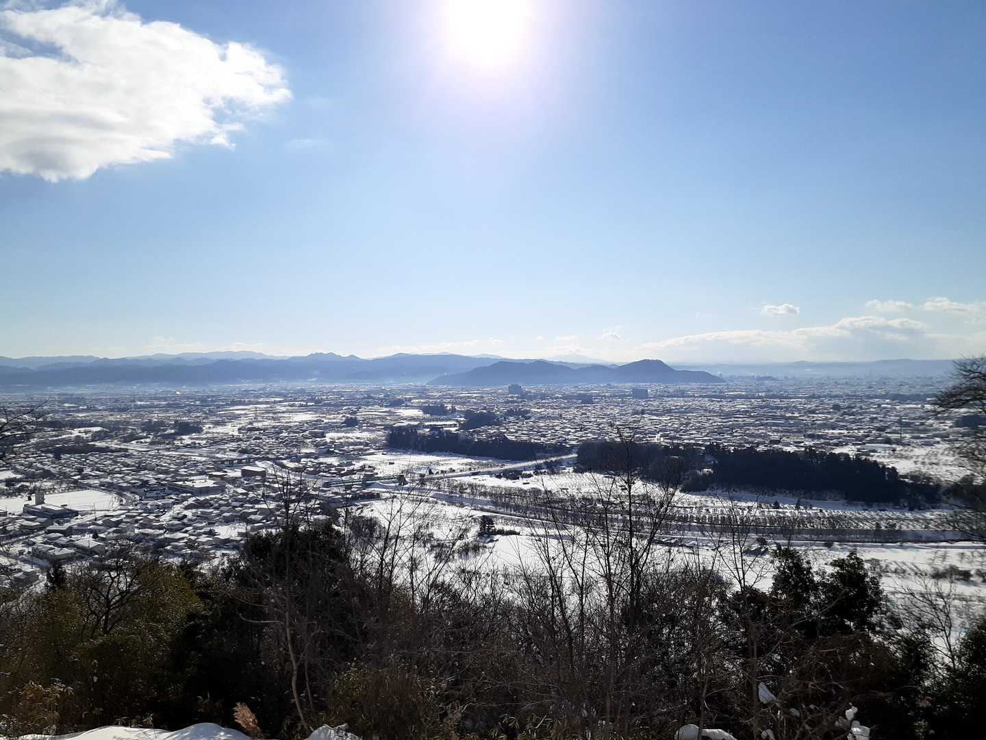 山頂より信夫山・福島駅方面