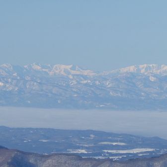 県境の浅草岳も見えた