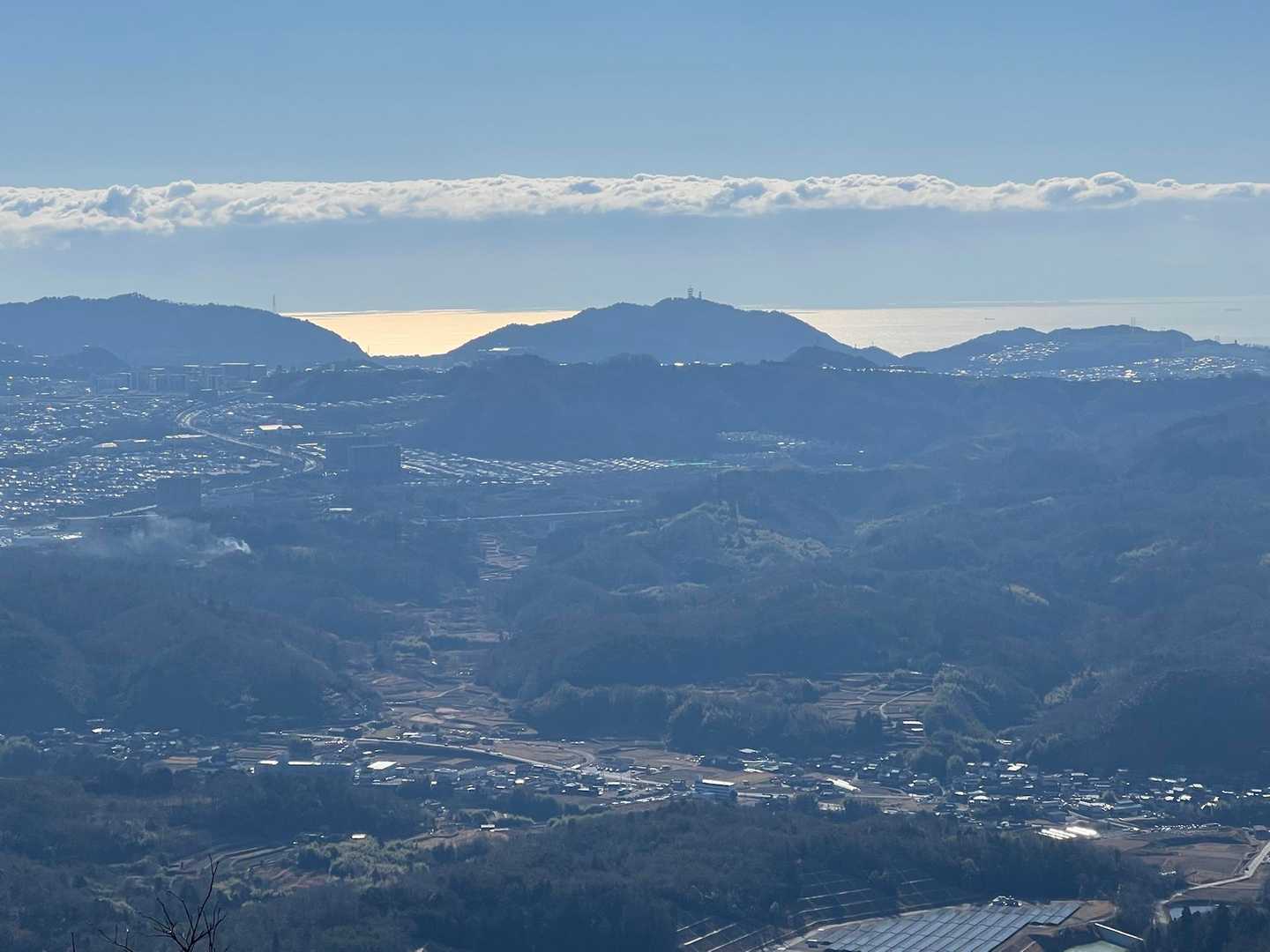 菊水山と光り輝く海