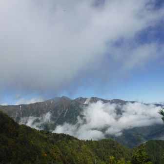 鳥帽子岳から
南駒ケ岳～空木岳
※後であそこから下山する人に遭うなって・・・