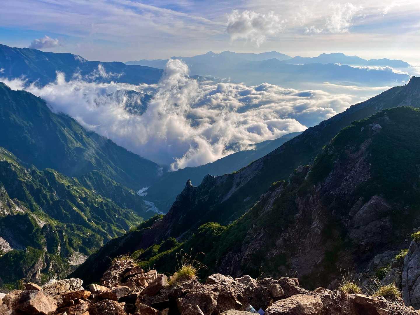 八方山-扇雪渓-丸山ケルン-唐松岳-不帰嶮-天狗の頭-猿倉 縦走コースの写真