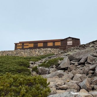 山荘を後にします