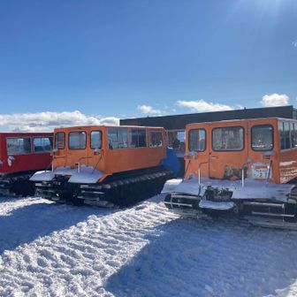 名物の雪上車🚙