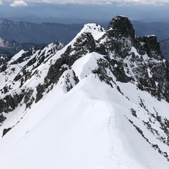 風が強いので、一休みもそこそこにジャンダルムへ。