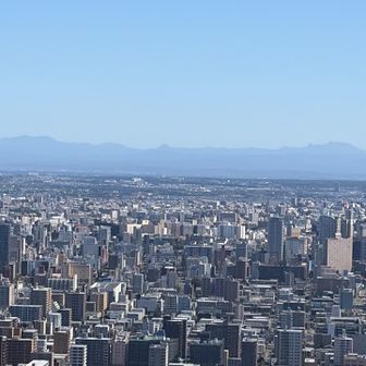 お腹ペコペコだ〜

円山下山中　可愛い４歳くらいの男の子がスライドする人に元気よく「こんにちは♪」と挨拶してる〜しつけがいいのね〜
可愛いママが私にお先にどうぞと言うのでありがたく先に行くとその男の子に「なんでそんなに急いでいるの？」と聞かれました…
「お父さんがお家で待ってるから急いでいるの」とこたえました。

連休最終日　近場のお山でも登れてよかった〜ありがとうございます♪お山さん達