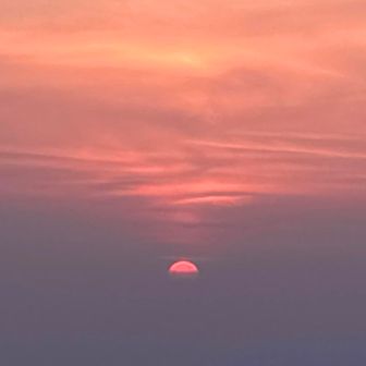 ゆっくりと沈んでいきます🌄