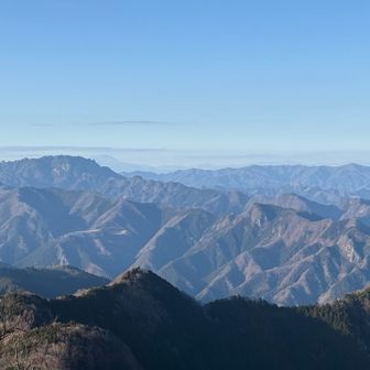 またまた両神山方面
今日はどこの山も最高の天気