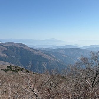 こっちは伊吹山以外は眺望なし。積雪したらもっと見晴らし良くなるかも