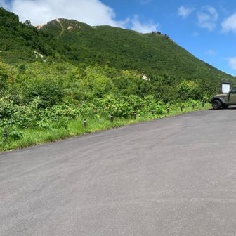 正規のイワオヌプリ登山口に下山
ここから道路を少し下るとビジターセンターです