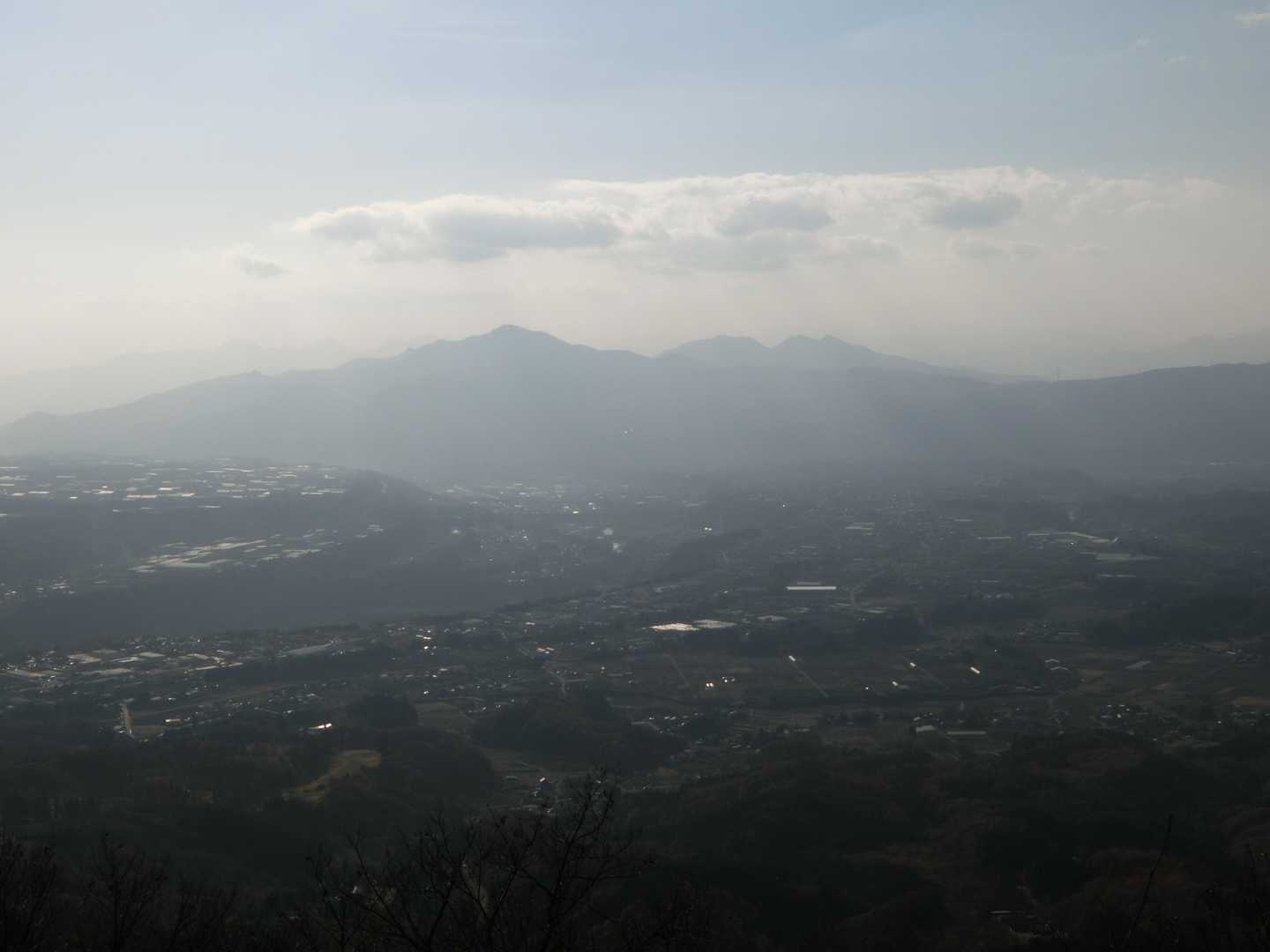 子持山と小野子山
