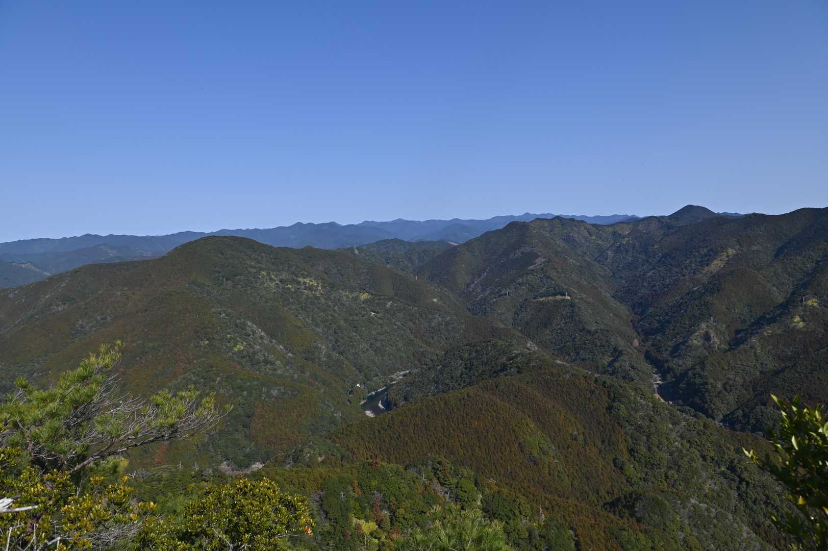 頂上すぐ手前の北側の景色✨
今日はいい天気😇