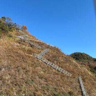 下って来た階段は「天空に向かう階段」と案内看板があった。