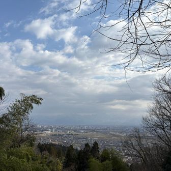 登る前まで山並みがキラキラしてましたが、隠れてしもたー