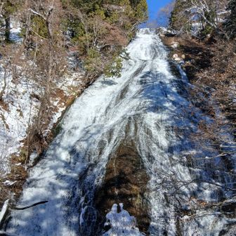 湯滝の直下についた　すごい迫力