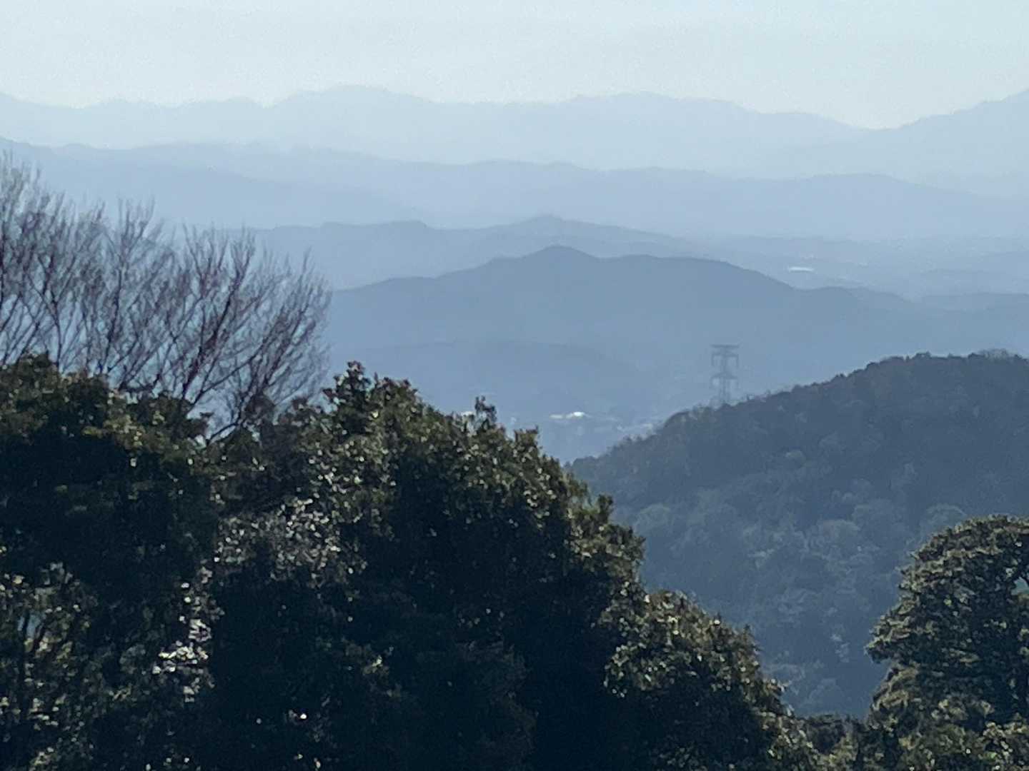 遠くの山まで見渡せる
山の重なりがきれい