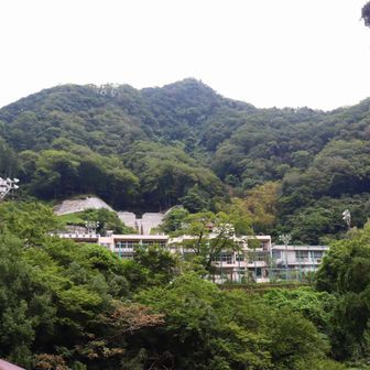 檜原村立檜原中学校。