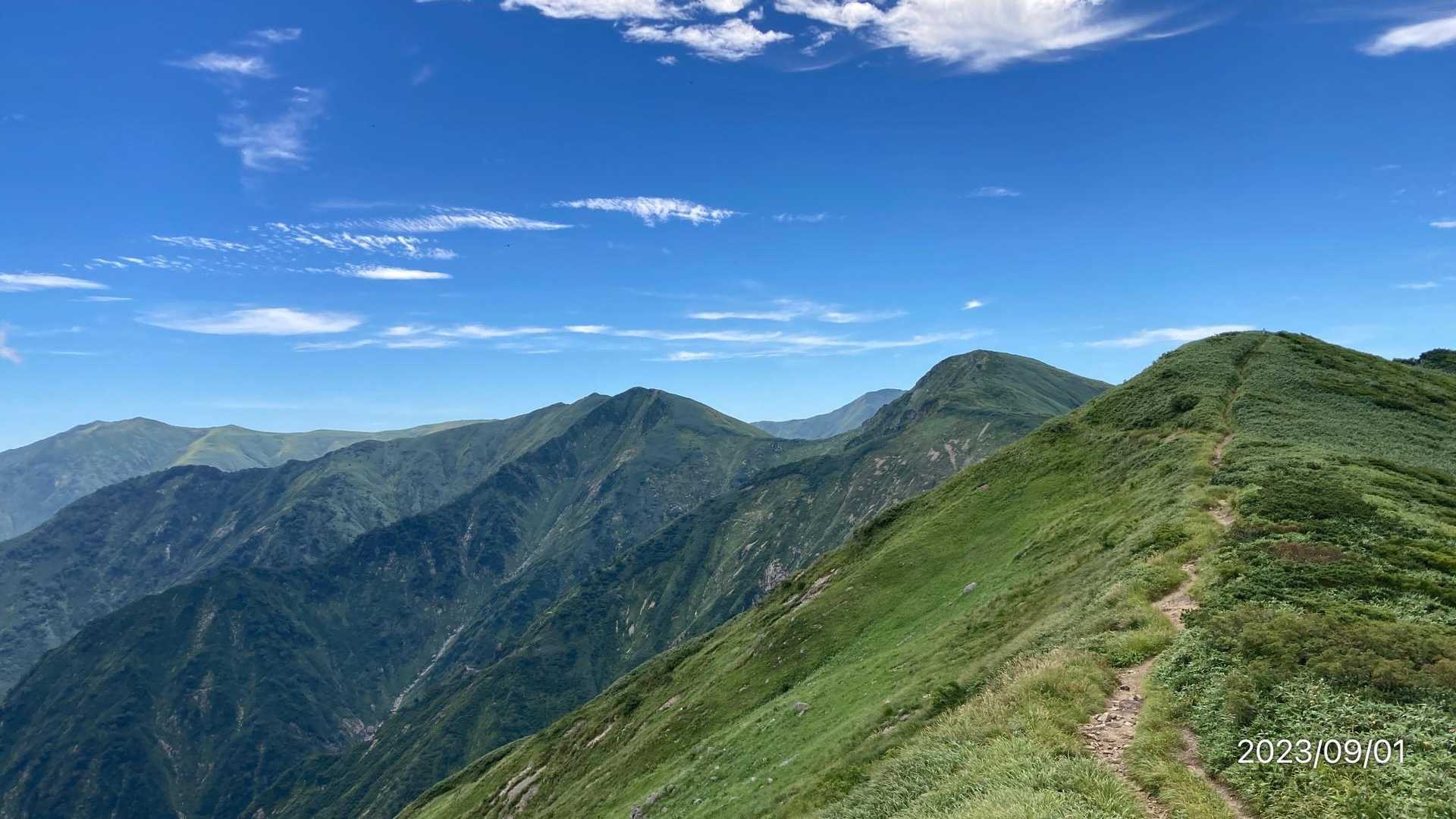 主稜線出ました
何度も見てもいいなあ😍
北股岳　梅花皮岳　結構なアップダウンだあ🥵