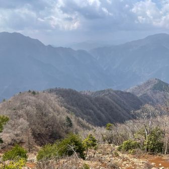 よく登ってきました。
富士山は見えませんでした。
