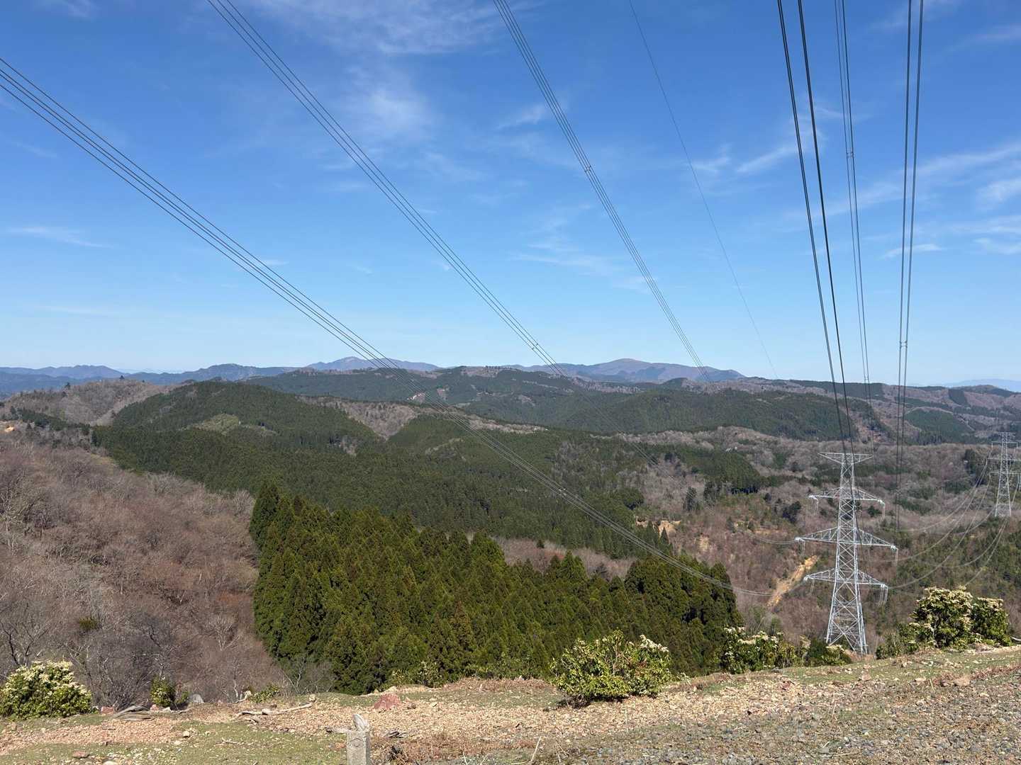 今日一番の眺望✨✨
比良山系の山々　右の方に比良山や蓬莱山が見えます。