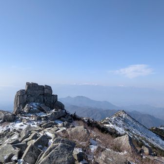 五丈岩と南アルプス